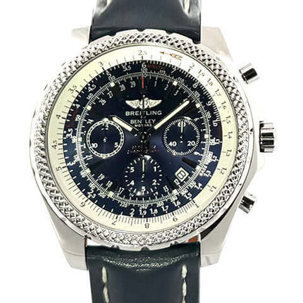 Breitling for Bentley Uhr mit schwarzem Lederarmband und silbernem Zifferblatt.