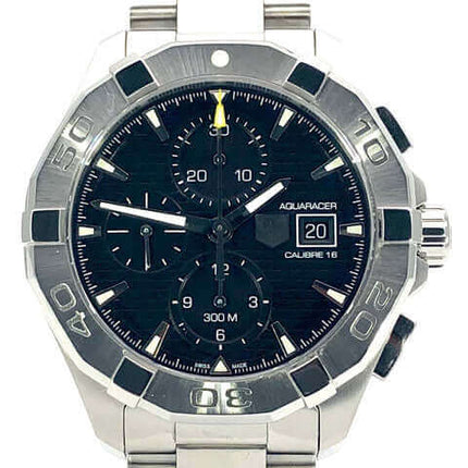 TAG Heuer Aquaracer Chronograph mit schwarzem Zifferblatt und Edelstahlarmband bei Uhren2000.de.