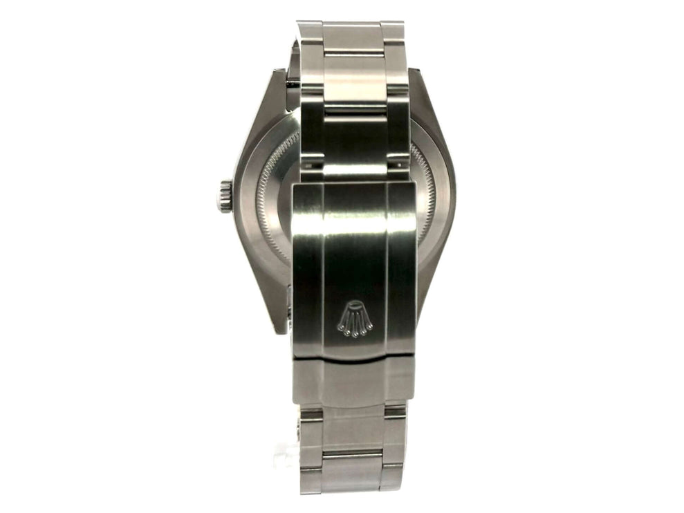 Rückseite des Rolex Oyster Perpetual 39 mm 114300 Armbands aus poliertem und satiniertem Edelstahl mit Rolex Logo auf der Faltschließe.