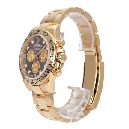 Rolex Cosmograph Daytona 116508 in Gelbgold mit dunklem Perlmutt-Diamantzifferblatt und poliertem Armband.