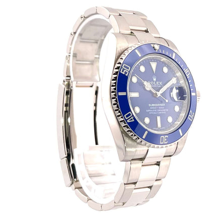 Rolex Submariner Date 116619LB aus 18 kt Weißgold mit blauem Zifferblatt, poliertem und satiniertem Armband und weißer Cerachrom Lünette