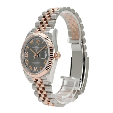 Rolex Datejust 36 Ref. 126231 mit Rhodium Zifferblatt und Everose-Gold Jubile-Band, elegant und luxuriös.