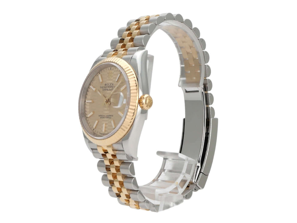 Rolex Datejust 36 in Oystersteel und Gelbgold, goldfarbenes Zifferblatt, Jubilé Armband aus Edelstahl und 18 kt Gelbgold.