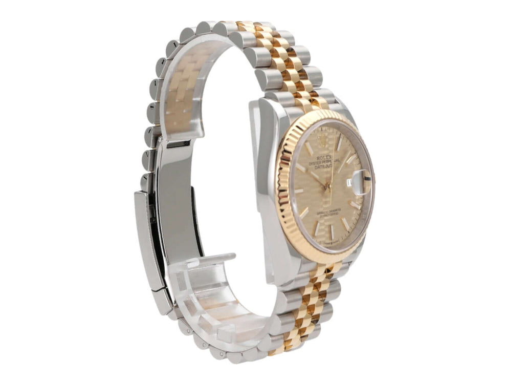 Rolex Datejust 36 im Oystersteel und 18 kt Gelbgold mit goldenem Zifferblatt und Jubile-Armband.