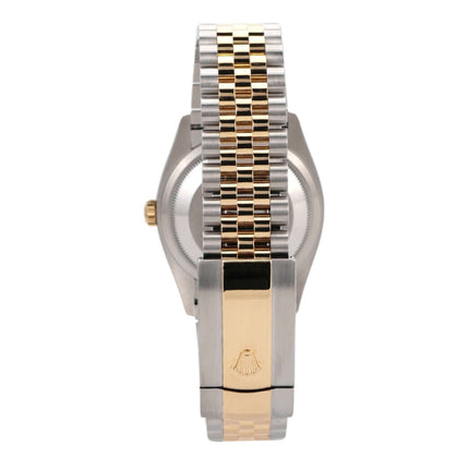 Rolex Datejust 36 aus Oystersteel und Gelbgold mit Jubilé-Armband und goldfarbenem Riffelmuster.