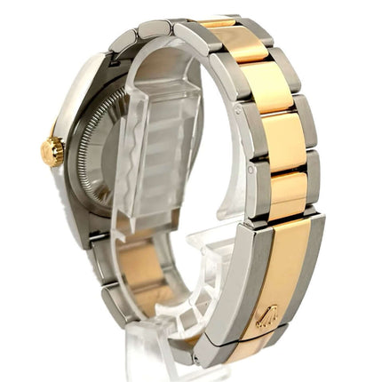 Armbanduhr Rückansicht mit zweifarbigen Edelstahl und Gelbgold Rolex Datejust 36 Oyster-Band und Faltschließe.