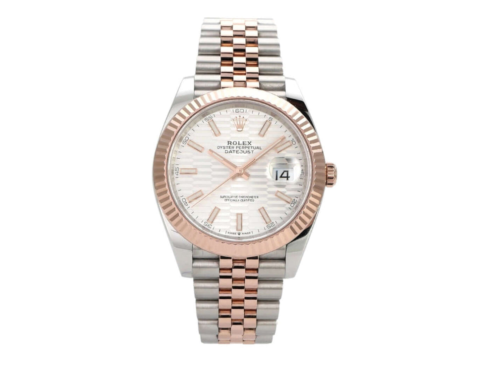 Rolex Datejust 41 Edelstahl Everose-Gold 126331 mit silbernem Zifferblatt und Jubile Armband aus 18 kt Everose-Gold.