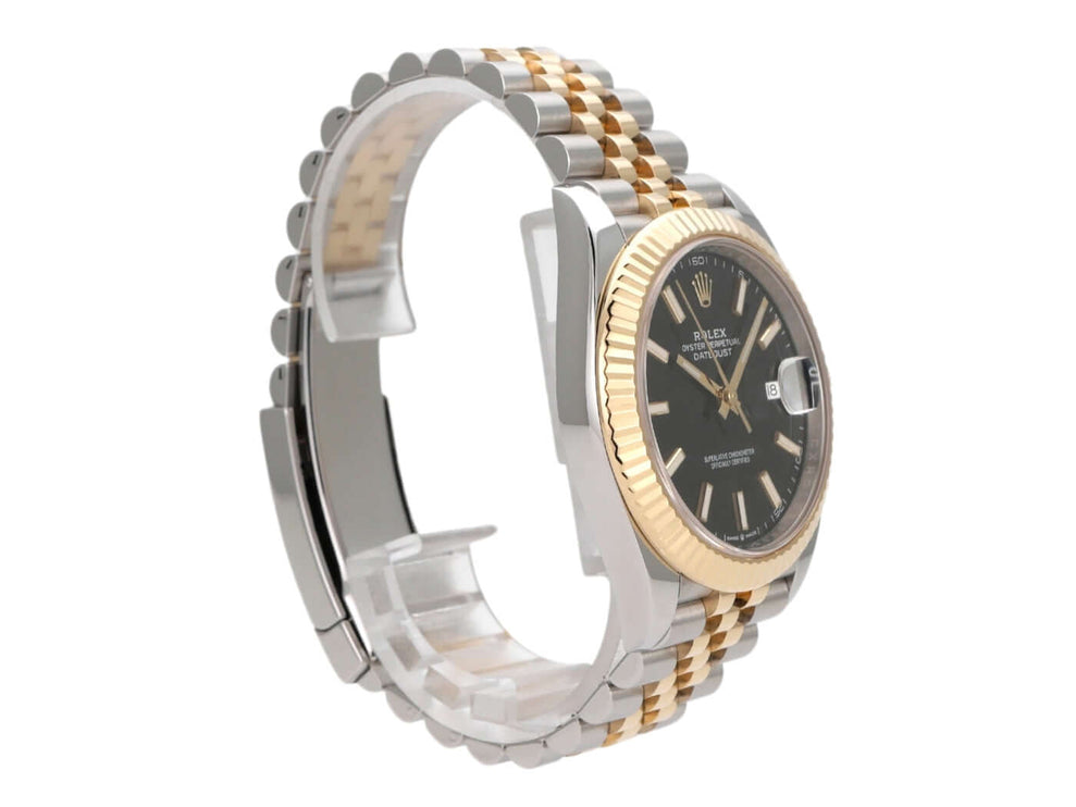 Rolex Datejust 41 Edelstahl Gelbgold 126333 mit schwarzem Zifferblatt und Jubile-Band.