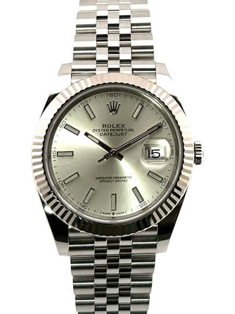 Rolex Datejust 41 Edelstahl Weißgold 126334 mit silbernem Zifferblatt und Jubile-Band.