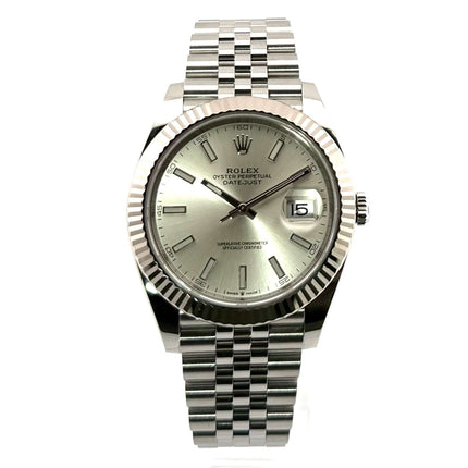 Rolex Datejust 41 Edelstahl Weißgold 126334, silbernes Zifferblatt, Jubile-Armband aus Edelstahl, Faltschließe, Leuchtindizes und Leuchtzeiger.