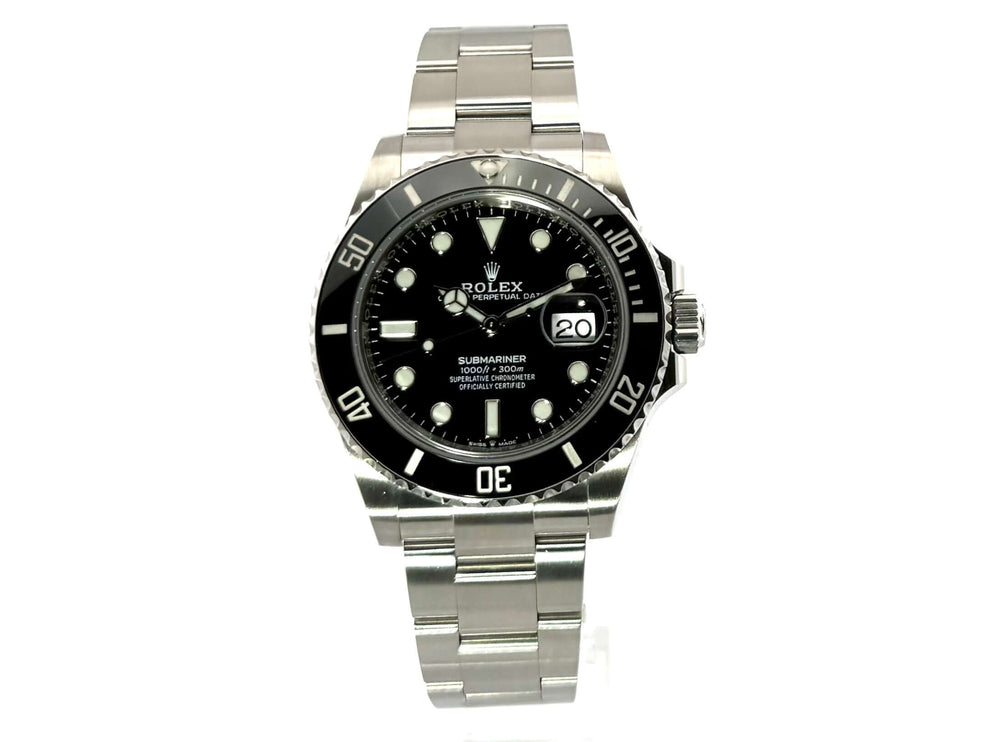 Rolex Submariner Date 126610LN aus Edelstahl mit schwarzem Zifferblatt und Lünette, Oysterarmband, Leuchtindizes und Leuchtpunkten.