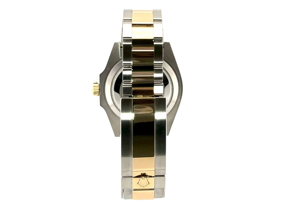 Rolex Submariner Date 41 Edelstahl Gelbgold 126613LN Rückansicht Armband aus Edelstahl und Gelbgold, 2022 Modell.