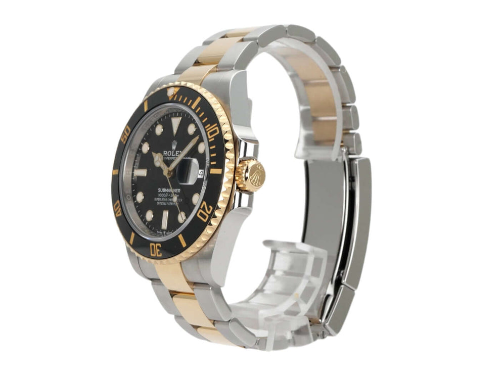 Rolex Submariner Date 41 Edelstahl Gelbgold 126613LN mit schwarzem Zifferblatt und drehbarer Lünette, ungetragen aus 2022.