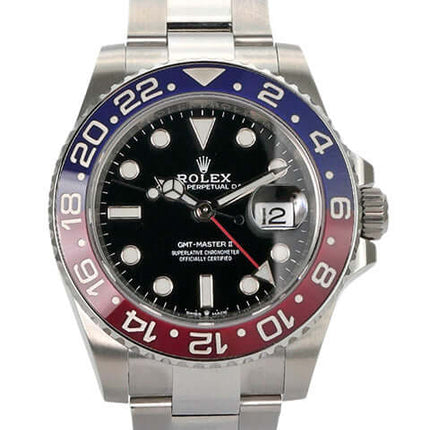 Rolex GMT Master II Edelstahl 126710BLRO mit blau-roter Keramik-Lünette, schwarzem Zifferblatt und Oyster-Band aus Edelstahl.