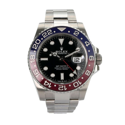 Rolex GMT Master II Edelstahl 126710BLRO mit rot-blauer Keramiklünette und schwarzem Zifferblatt, Oyster-Armband, Modell 2021.