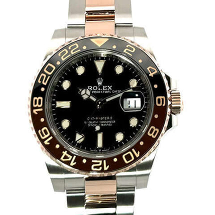 Rolex GMT-Master II Edelstahl / 18 kt Everose-Gold 126711CHNR aus 2021 mit schwarzem Zifferblatt und Oyster Armband.