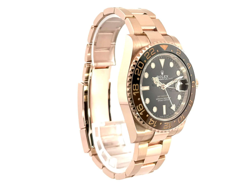 Rolex GMT-Master II Everose-Gold 126715CHNR aus 2021, 18 kt Everose-Gold Gehäuse und Armband, schwarzes Zifferblatt, beidseitig drehbare Lünette.