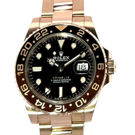 Rolex GMT-Master II Everose-Gold 126715CHNR von 2023, 18 kt Everose-Goldgehäuse, schwarzes Zifferblatt, Oyster-Armband.