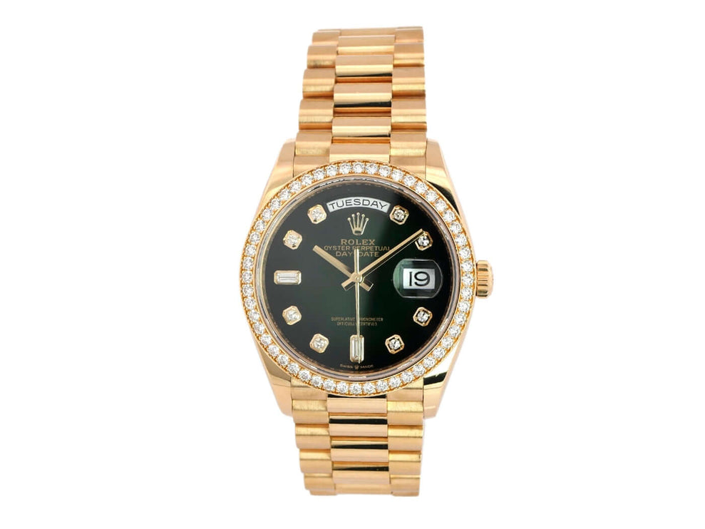 Rolex Day-Date 36 Gelbgold Ref. 128348RBR mit grünem Zifferblatt, Diamantlünette und Präsident Armband, 18 kt poliertes und satiniertes Gelbgold.