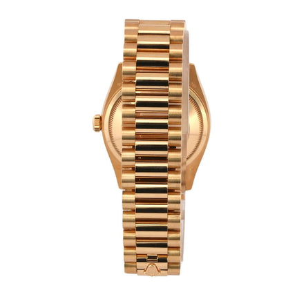 Rückansicht Rolex Day-Date 36 Gelbgold Ref. 128348RBR mit Präsident Armband aus 18 kt Gelbgold