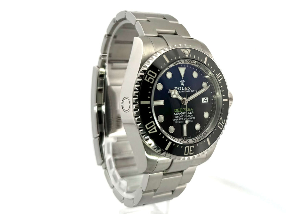 Rolex Sea-Dweller Deepsea 136660 D-Blue Edelstahlarmband, 44 mm Gehäusedurchmesser, schwarzes Zifferblatt mit Leuchtindizes