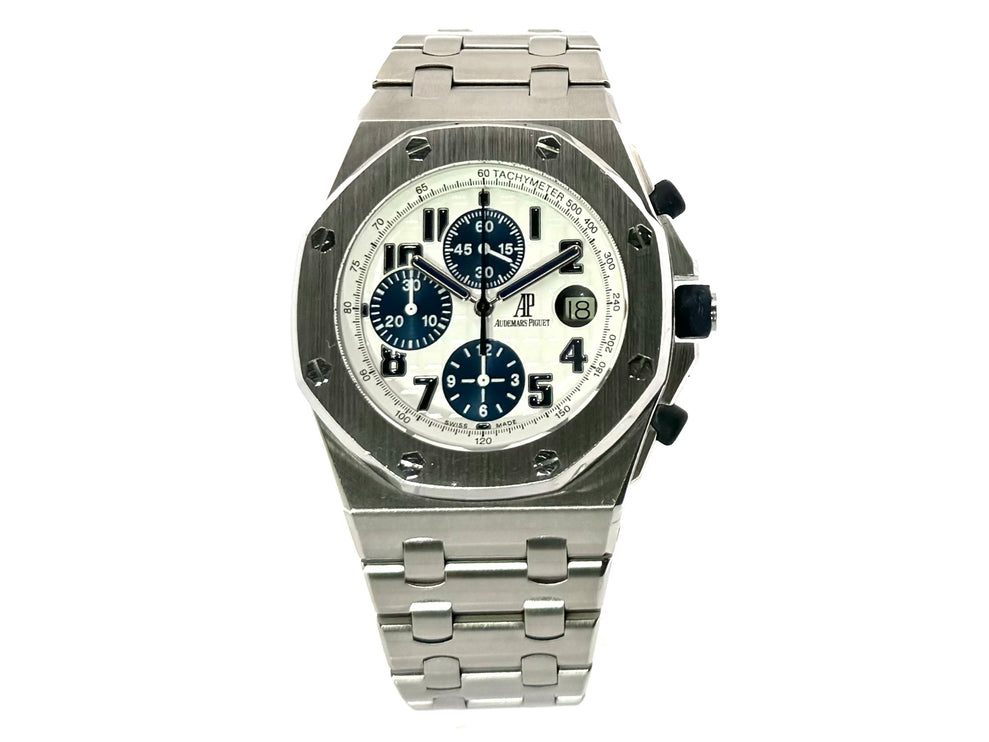 Audemars Piguet Royal Oak Offshore 26020ST.OO.D020IN.01.A, Edelstahluhr mit weißem Zifferblatt und blauen arabischen Ziffern, Tachymeter Skala.