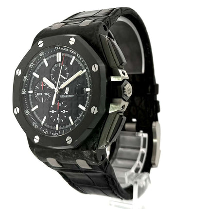 Audemars Piguet Royal Oak Offshore Chronograph 26400AU.OO.A002CA.01 mit schwarzem Zifferblatt und Lederband, Carbon-Gehäuse, Keramik-Lünette