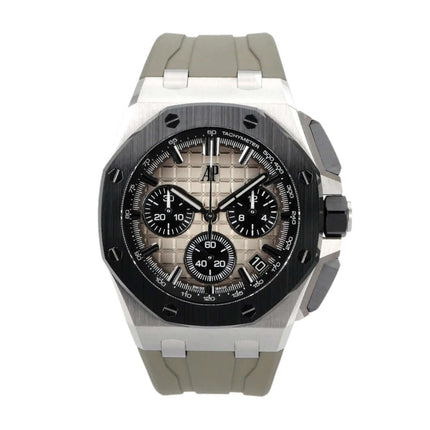 Audemars Piguet Royal Oak Offshore Chronograph 26420SO mit schwarzer Keramiklünette und braunem Zifferblatt.