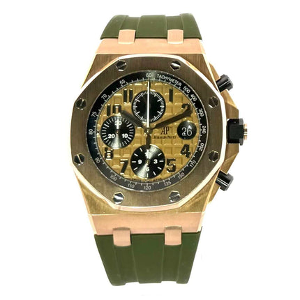 Audemars Piguet Royal Oak Offshore Rotgold 26470OR.OO.A002CR.01 mit Roségoldgehäuse und Kautschukarmband, Ansicht des goldfarbenen Zifferblatts.