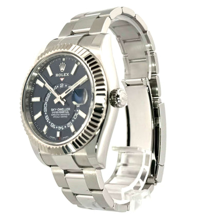 Rolex Sky-Dweller 326934 Edelstahl Weißgold mit blauem Zifferblatt, poliertes Edelstahlgehäuse, drehbare Lünette, Oyster-Armband, Automatikwerk