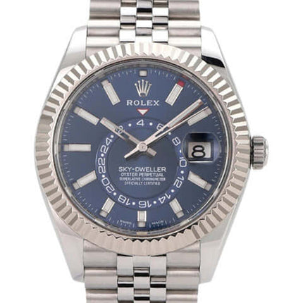 Rolex Sky-Dweller 326934 Edelstahluhr mit blauem Zifferblatt und Jubile-Armband aus Edelstahl.