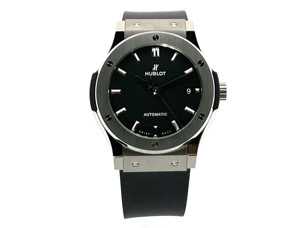 Hublot Classic Fusion Titanium Ref. 511.NX.1171.RX mit schwarzem Zifferblatt und Kautschuk-Armband. Hochglanzpoliertes Titangehäuse.