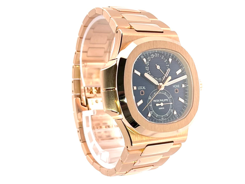 Patek Philippe Nautilus 5990/1R-001 Travel Time Roségold mit blauem Zifferblatt und 18 kt Roségold Armband