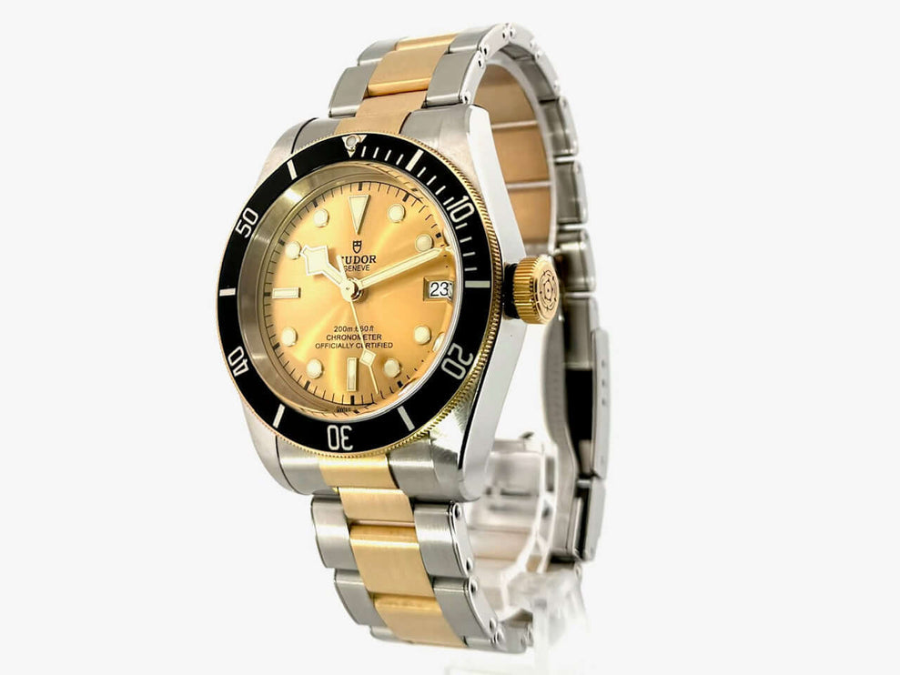 Tudor Black Bay Steel Gold 79733N Armbanduhr mit goldener Lünette, champagnerfarbenem Zifferblatt und Edelstahl-/Goldarmband