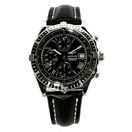 Breitling Crosswind Chronograph Ref. A13355-104 aus Edelstahl, Lederband, schwarzes Zifferblatt mit römischen Ziffern und Chronographenfunktion.