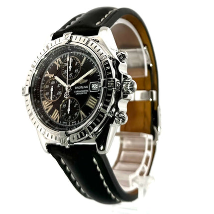 Breitling Crosswind Chronograph Ref. A13355-104 aus Edelstahl mit schwarzem Lederband und schwarzem Zifferblatt, Datumsanzeige, und Chronograph-Funktion