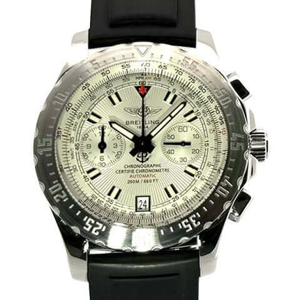 Breitling Skyracer Chronograph A27362-041 Edelstahl Gehäuse, silberfarbenes Zifferblatt, Kautschukband, Zertifizierter Chronometer, wasserdicht bis 20 bar