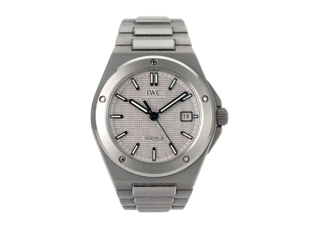 IWC Ingenieur Automatic 40 IW328904 Titan-Uhr mit grauem Zifferblatt und Datumsanzeige, 40 mm Durchmesser.