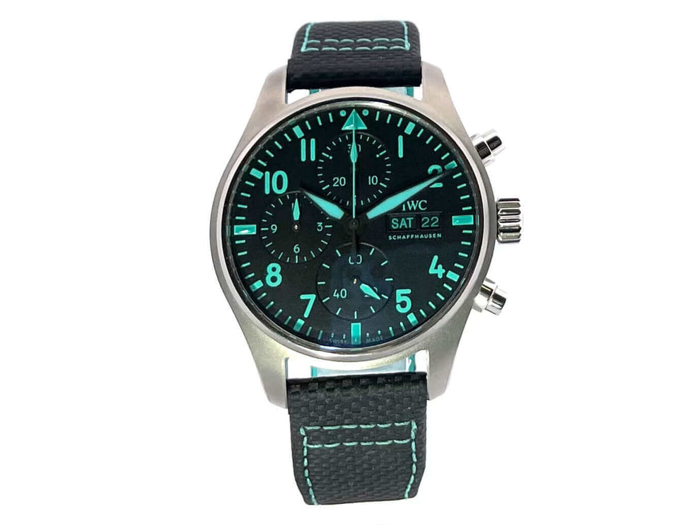 IWC Pilot's Watch Chronograph IW388108 mit schwarzem Lederband, Titan-Gehäuse und schwarzem Zifferblatt mit Chronograph und Datumsanzeige