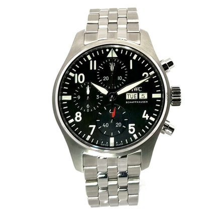 IWC Pilot's Watch Chronograph IW388113 mit Edelstahlgehäuse, schwarzem Zifferblatt und Edelstahlarmband.