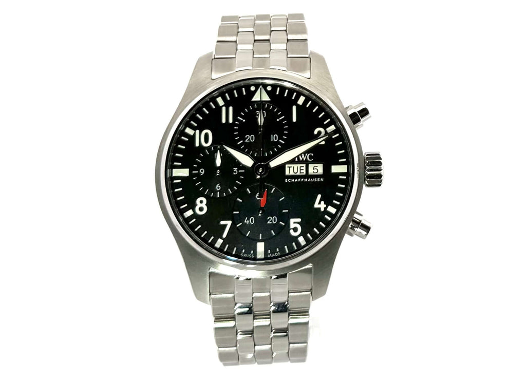 IWC Pilot's Watch Chronograph IW388113 mit Edelstahlgehäuse, schwarzem Zifferblatt und Edelstahlarmband.