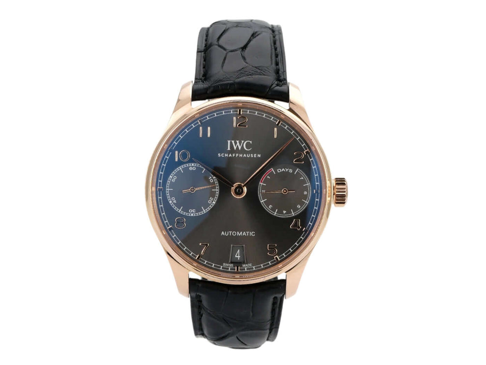 IWC Portugieser Automatic 7 Tage Rotgold IW500702 mit schwarzem Lederarmband und grauem Zifferblatt.