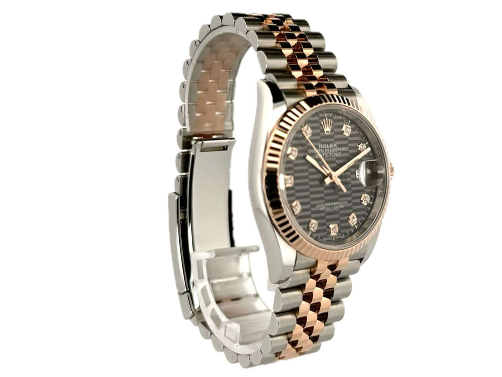 Rolex Datejust 36 Oystersteel Everose-Gold 126231 mit grauem Riffel-Diamantzifferblatt und Jubile-Band, 36mm Gehäuse.