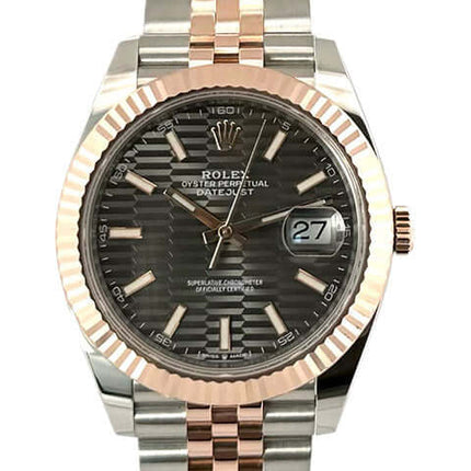 Rolex Datejust 41 Edelstahl Everose-Gold 126331, graues Zifferblatt, geriffelte Lünette, Jubile-Armband, Datumsscheibe bei 3 Uhr