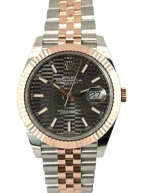 Rolex Datejust 41 Edelstahl Everose-Gold 126331, graues Zifferblatt, geriffelte Lünette, Jubile-Armband, Datumsscheibe bei 3 Uhr