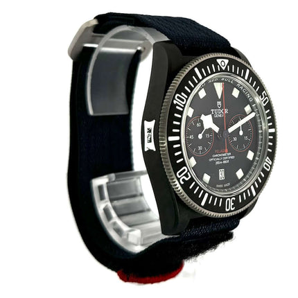 Tudor Pelagos FXD Chrono M25807KN-0001 Alinghi Red Bull Racing Edition Uhr mit Carbongehäuse und blauem Textilband