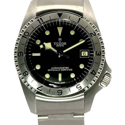 Tudor Black Bay P01 Ref. M70150-0001 Edelstahlgehäuse, schwarzes Zifferblatt, braunes Lederarmband, Automatikwerk.