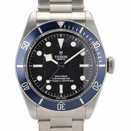 Tudor Black Bay M79230B-0001, Automatikuhr mit schwarzem Zifferblatt und blauer Lünette, Edelstahlarmband, 41 mm Gehäuse.