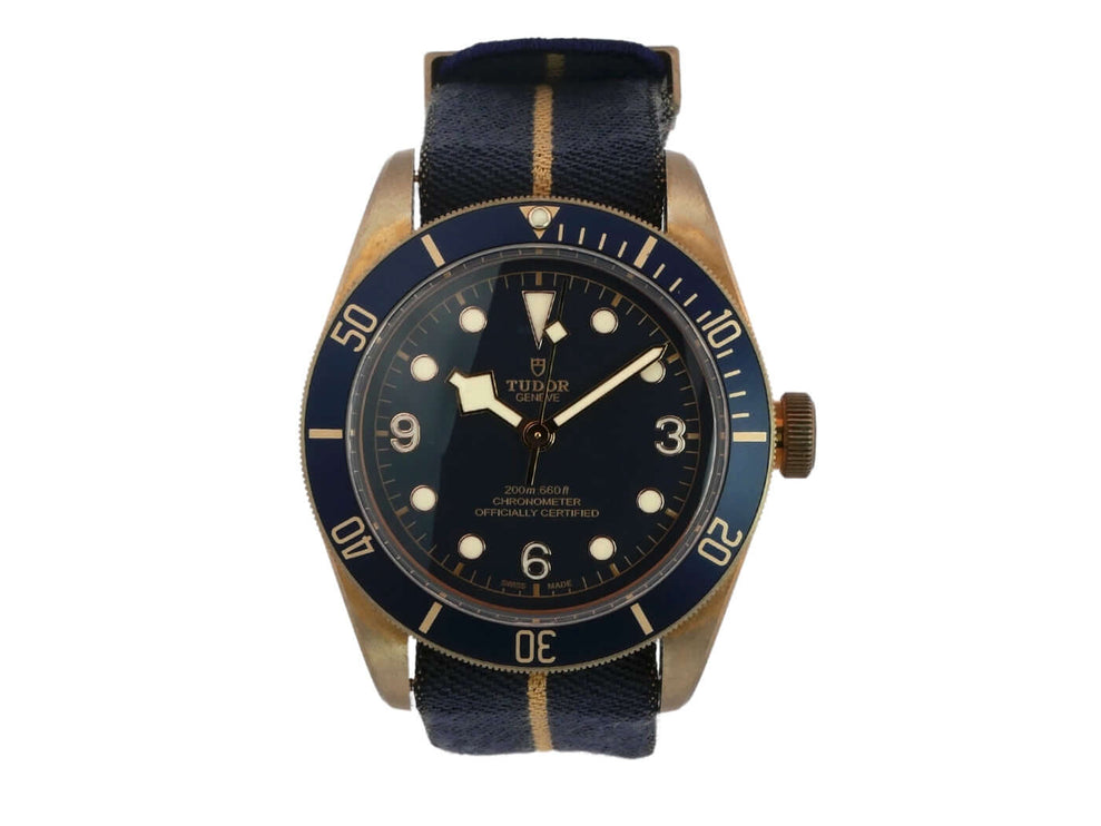 Tudor Black Bay Bronze Automatik Textil Ref. M79250BB-0002, Gehäusedurchmesser 43 mm, blaues Zifferblatt, Bronze Lünette, blaues Textilarmband.