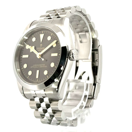 Tudor Black Bay 39 Ref. M79660-0001 Edelstahlgehäuse, graues Zifferblatt, Edelstahlband mit Faltschließe, Luxusuhr, seitliche Ansicht